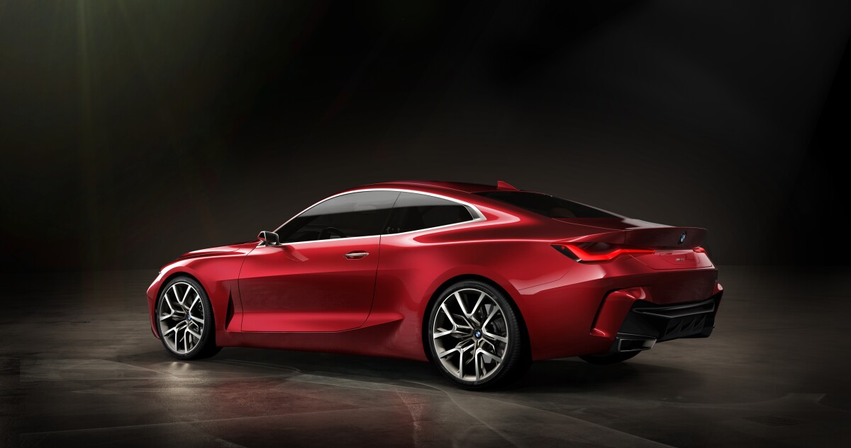 Sloping roof, big wheels, sharp lines... It's a real beauty from this angle!