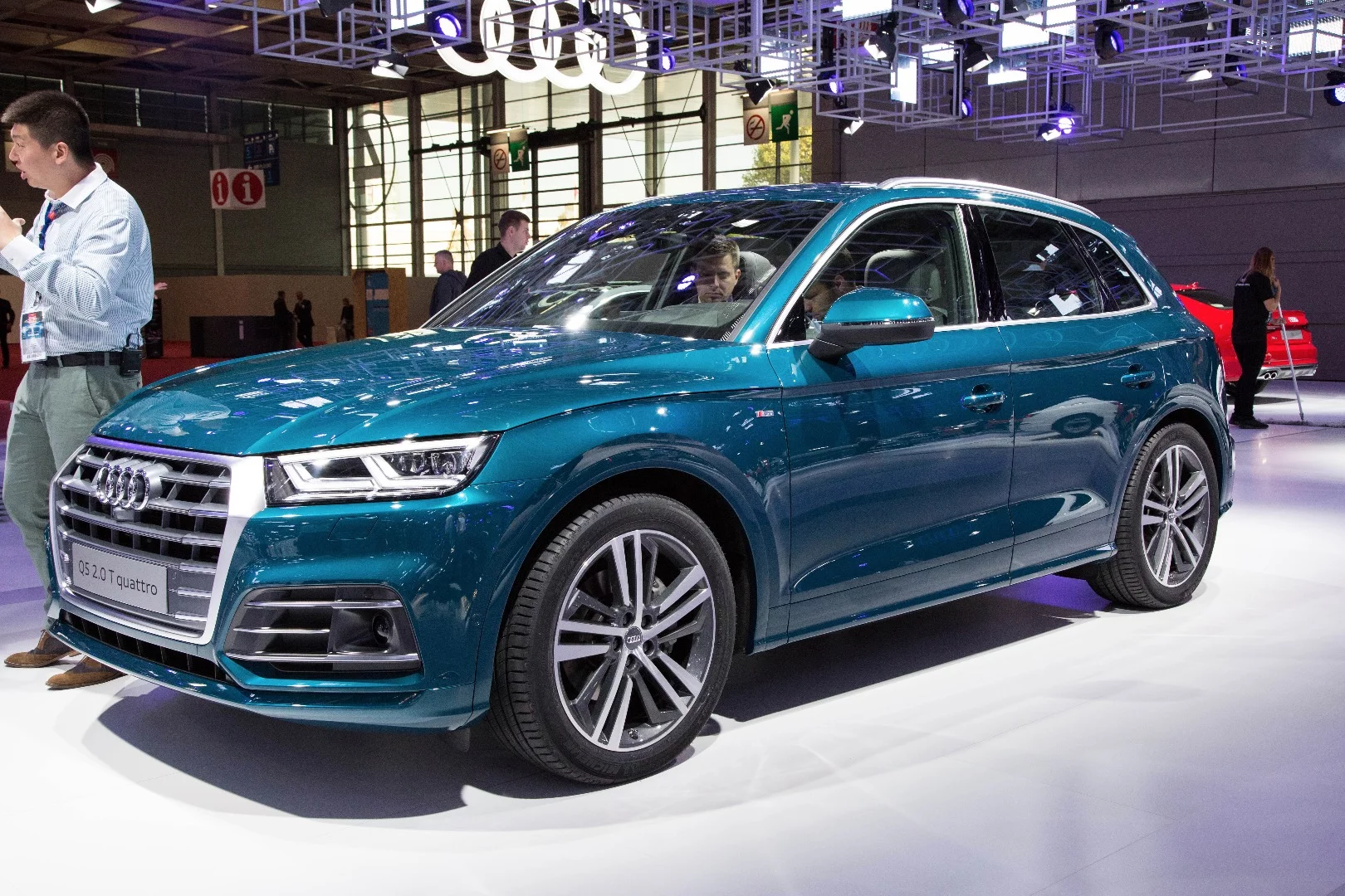 The new Q5 with the distinctive Audi grille