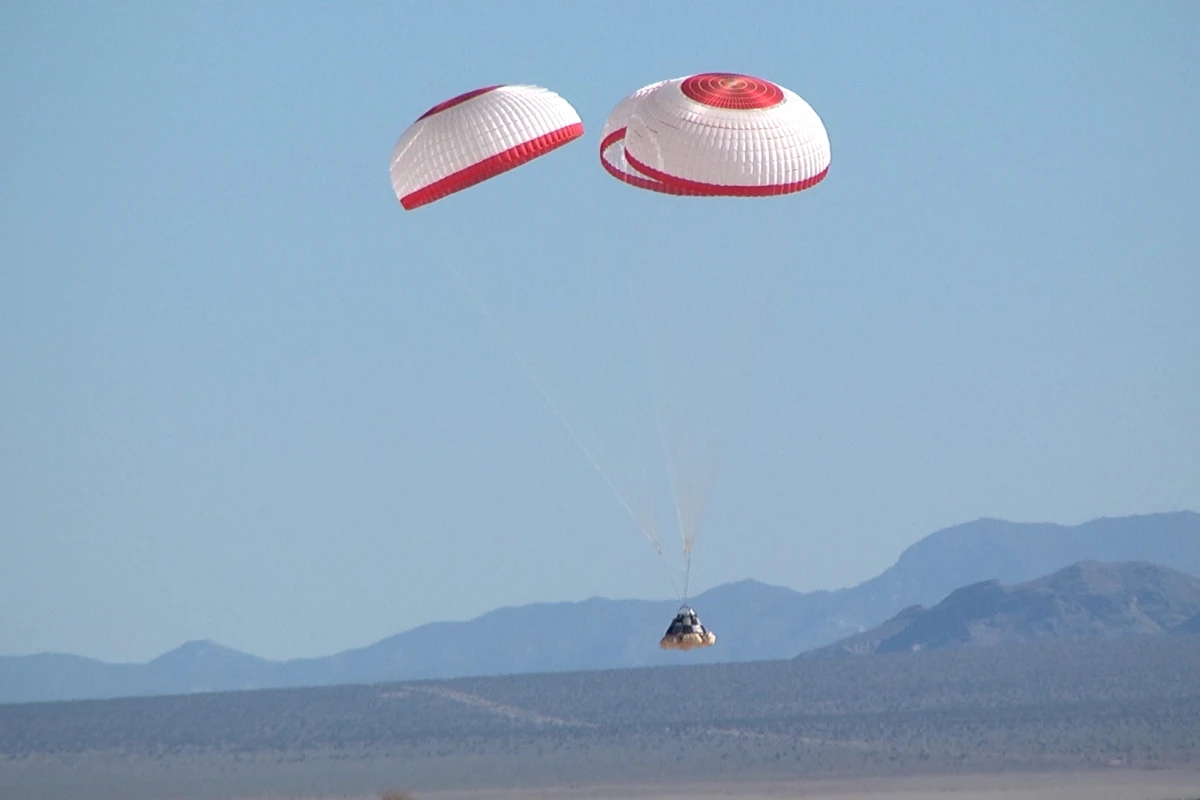 The CST-100 parachute drop test carried out in Nevada (Photo: Boeing)