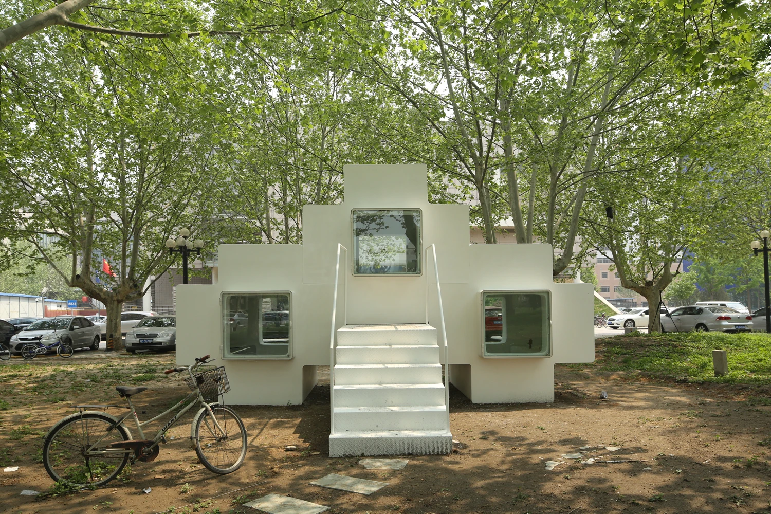 Chinese architectural firm Studio Liu Lubin has created a “Micro-house” which resembles somewhat of a hybrid between the Space Invaders icon and a Tetris block
