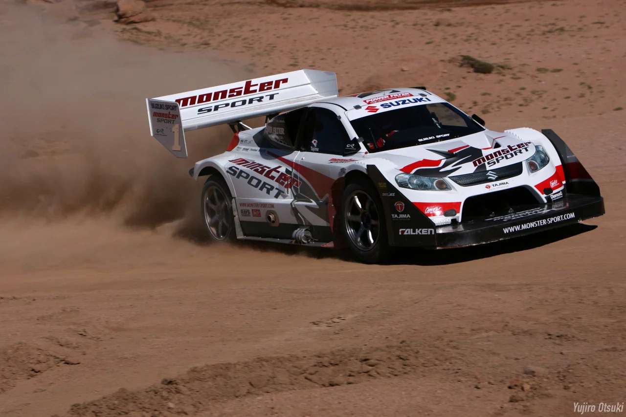 The Suzuki produces 679 kW of power and 887 Nm of torque