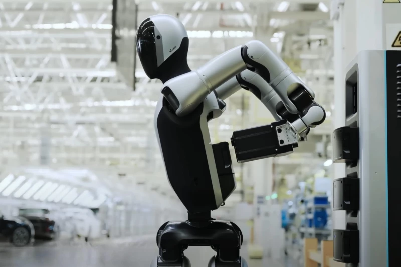 Until now, robot workers had to stay plugged in or recharge periodically. UBTech has introduced the Walker S2 humanoid, which features dual batteries and can autonomously perform hot-swapping.