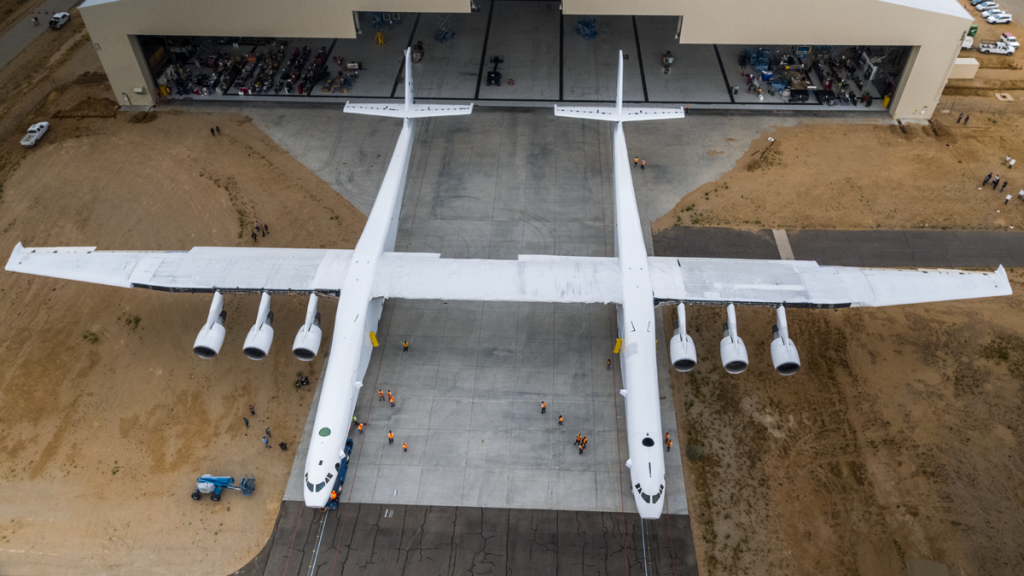 With a massive wingspan of 385 ft (117 m), the Stratolaunch plane tips the scales at 500,000 lb (226,000 kg)