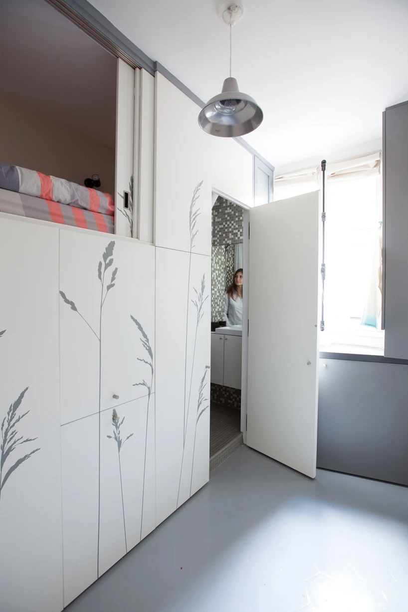 The wetroom is hidden behind a door (Photo: Fabienne Delafraye)