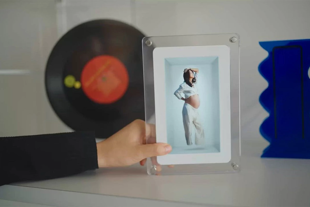 The musubi picture frame can display any of your photos and videos as mind-bending holograms