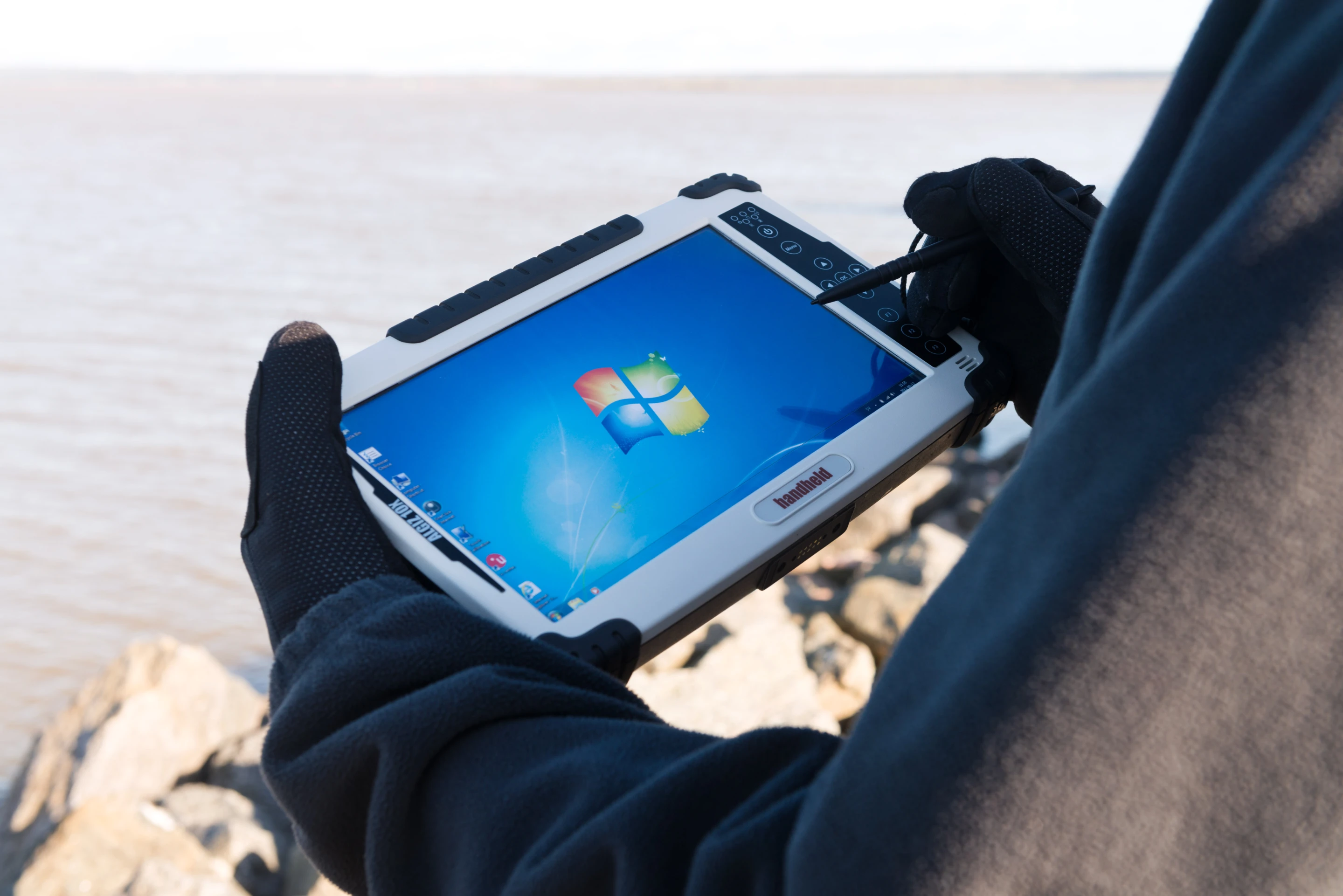 the Algiz 10X meets MIL-STD-810G standards for dust, water, vibrations, drops, extreme temperatures, and varying altitudes