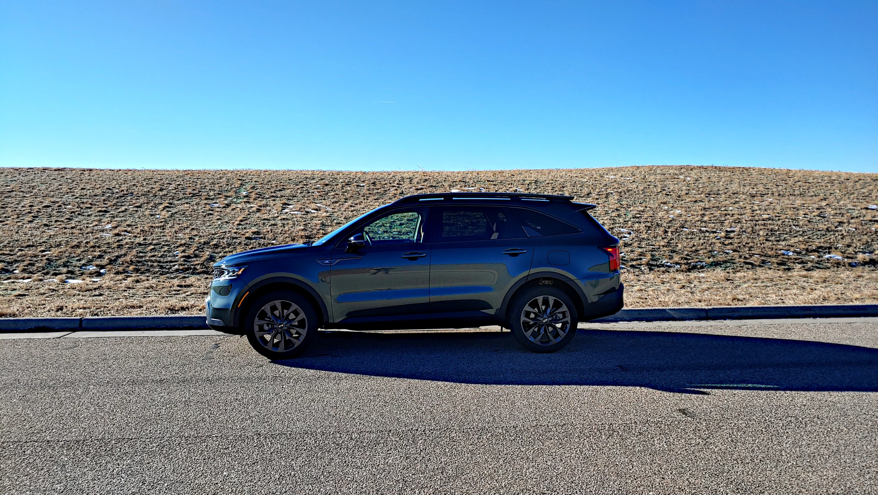 The new 2021 Kia Sorento is a good-looking redesign with sleek lines and a robust, but not overpowering exterior