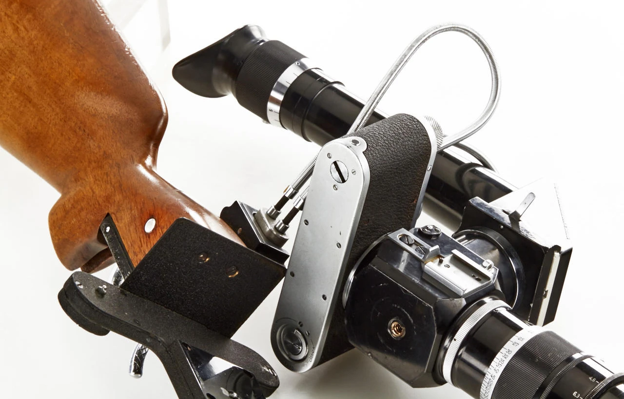 The Leica Standard in the New York Leica Gun RIFLE Prototype mounts to the stock