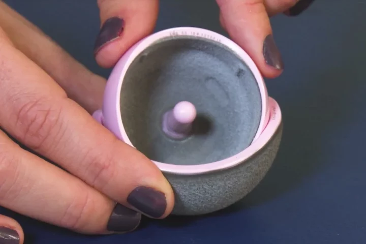 The H1 ceramic hip resurfacing implant