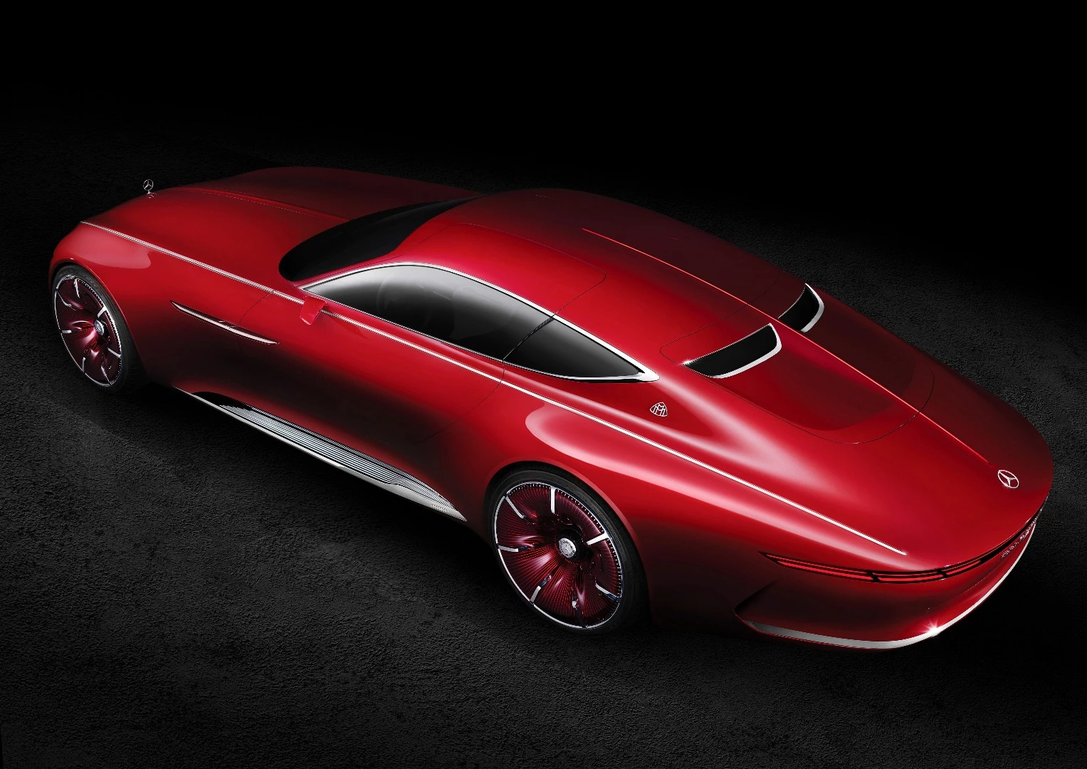 The 2016 Vision Mercedes-Maybach 6 Coupe concept featured an extended, round "boat tail" rear treatment reminiscent of a luxury yacht