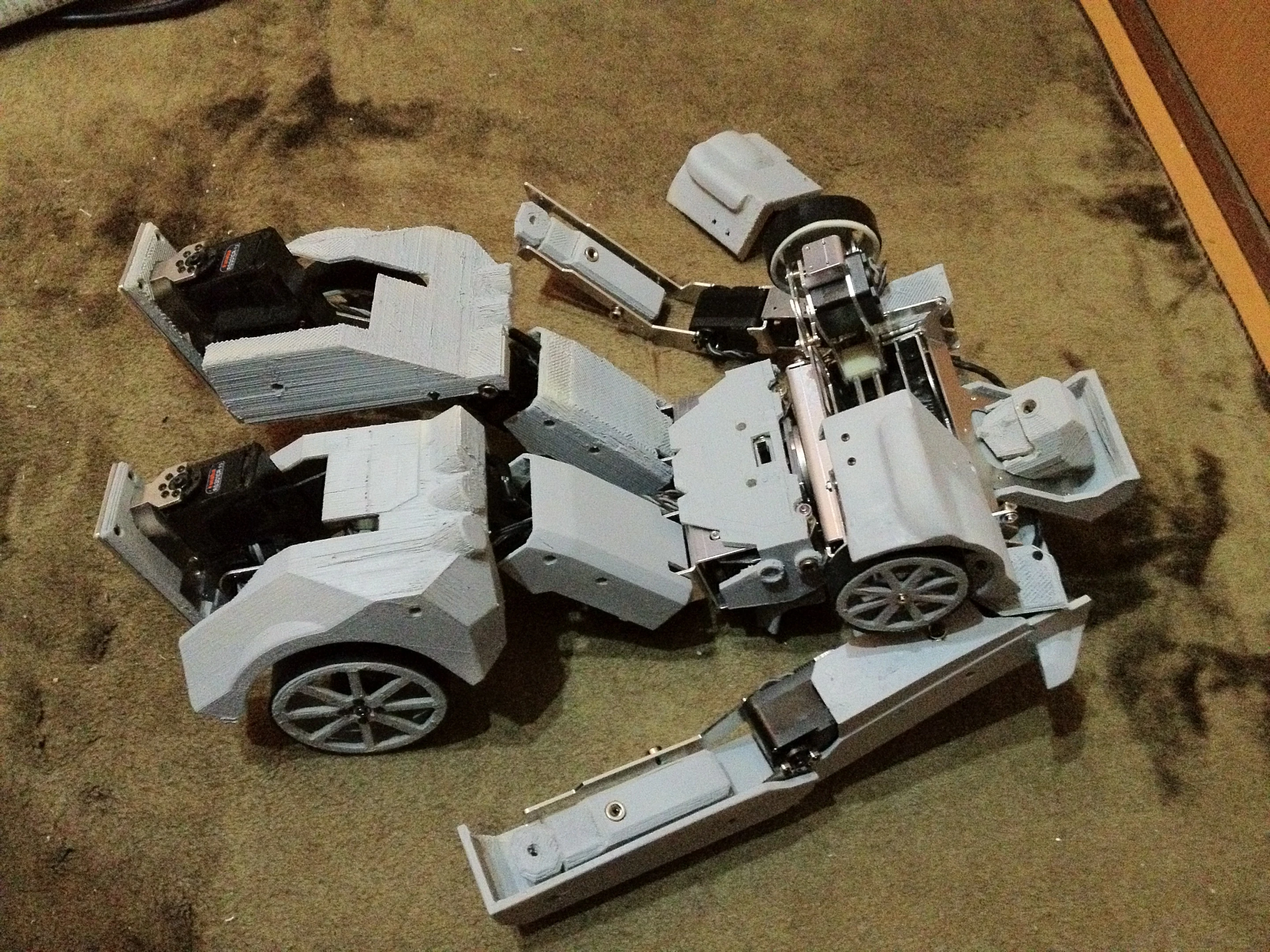 Kenji Ishida's Brave Robot in humanoid form can stand up on its own and walk around, and shoot projectiles from its wrist