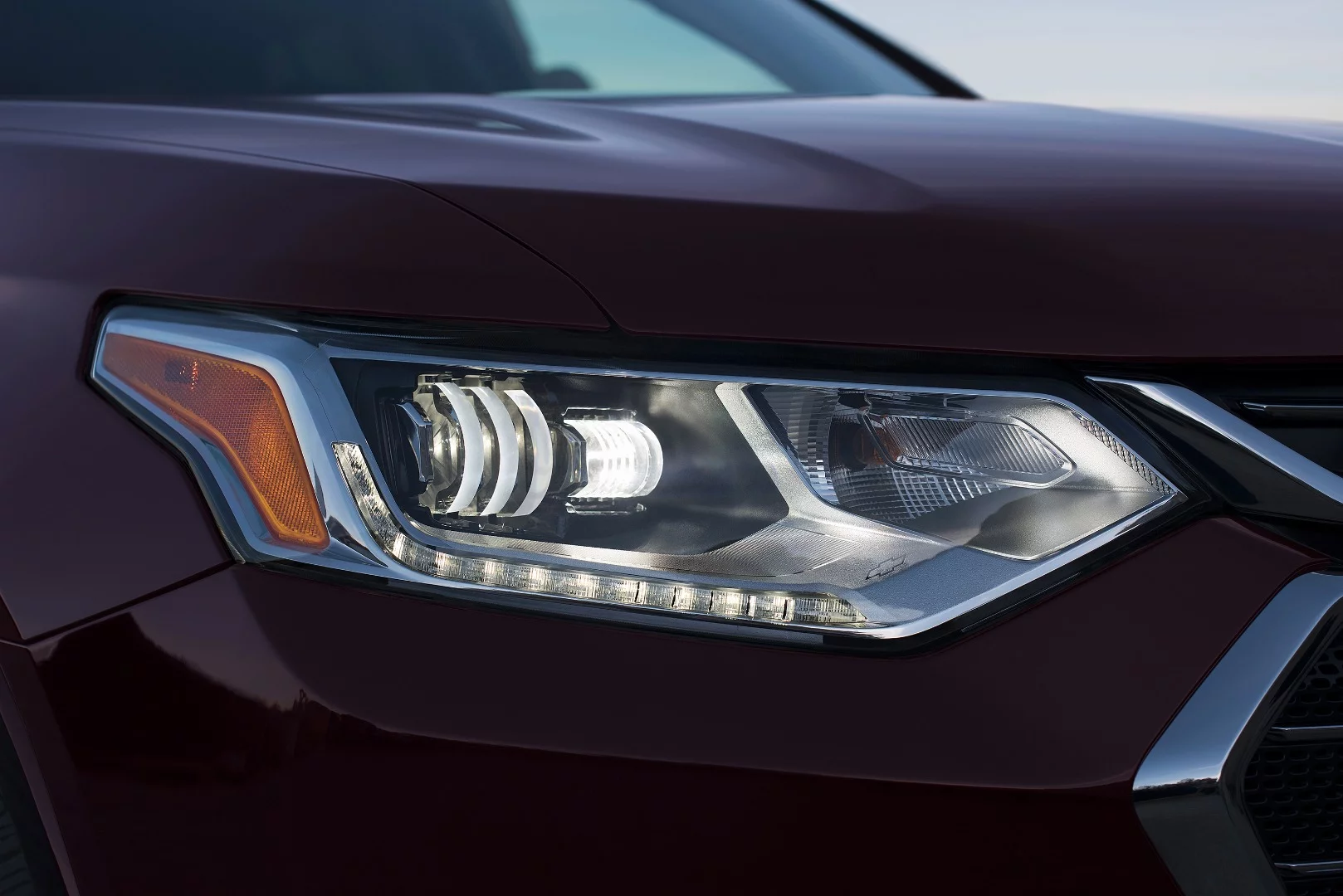 The 2018 Chevy Traverse has LED signature lighting and available D-Optic LED headlamps