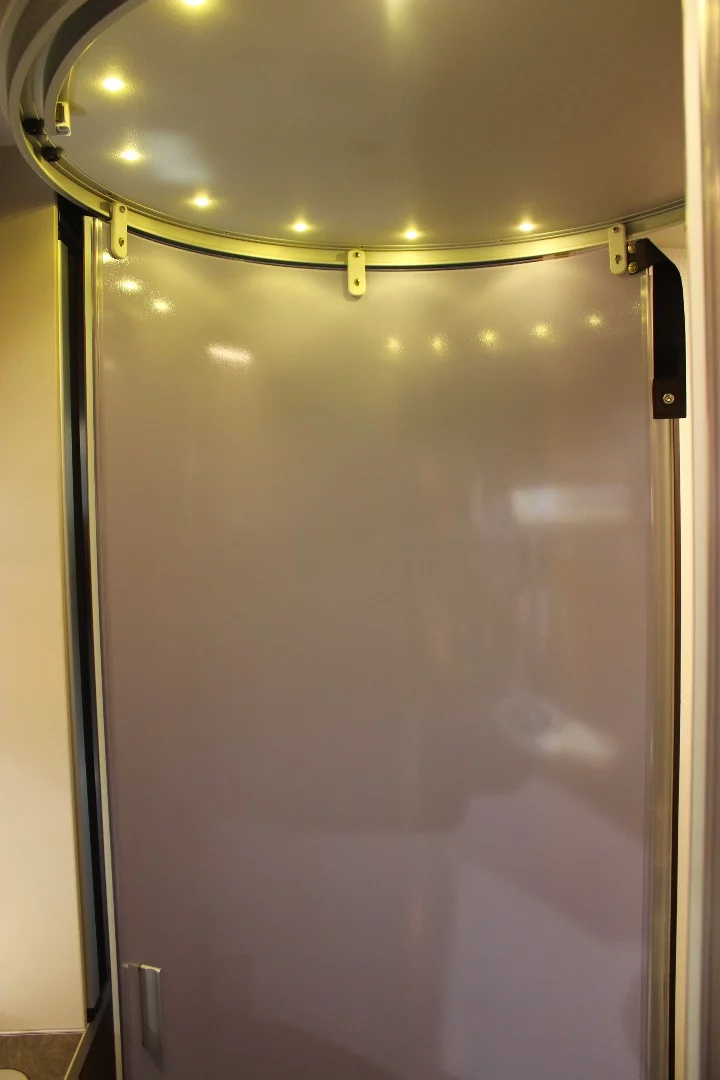 Closing the en suite bathroom door