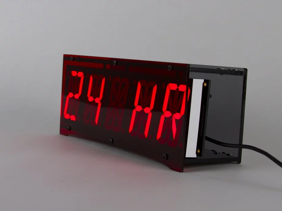 Alpha Clock Five subtly lets you know when it's set to 24-hour mode