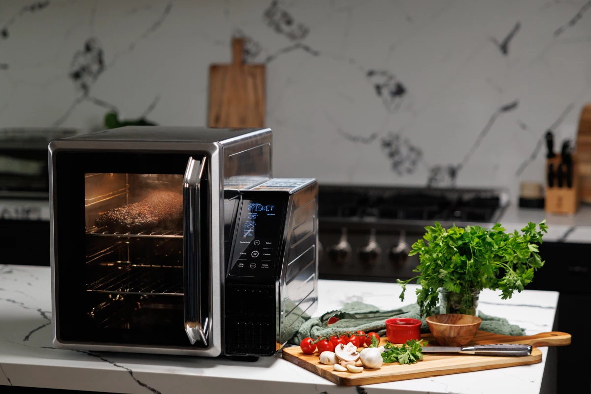 The SmoqeX 3-in-1 indoor pellet smoker, air fryer and grill is presently on Kickstarter
