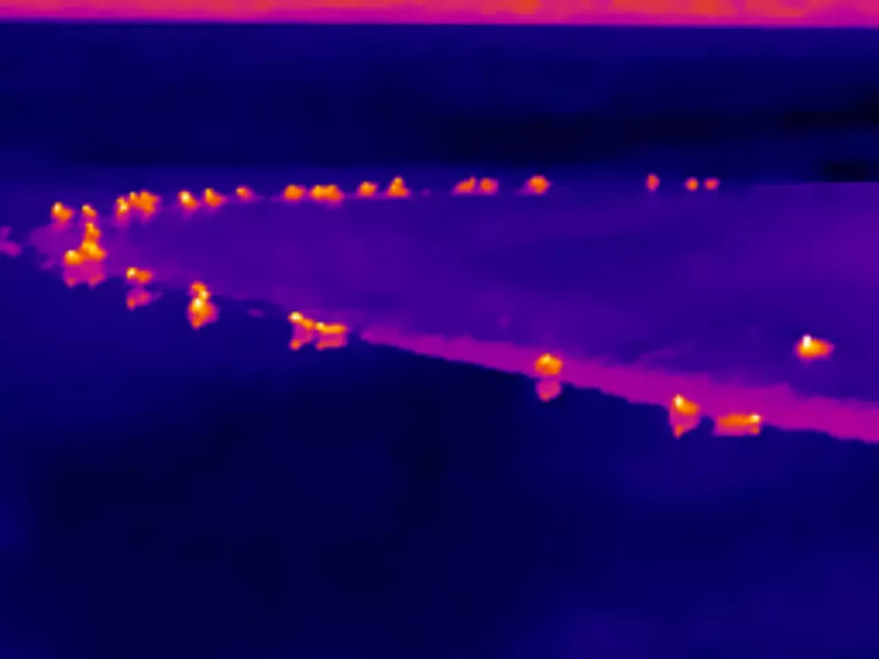 Iron red setting shows more vivid details and surroundings