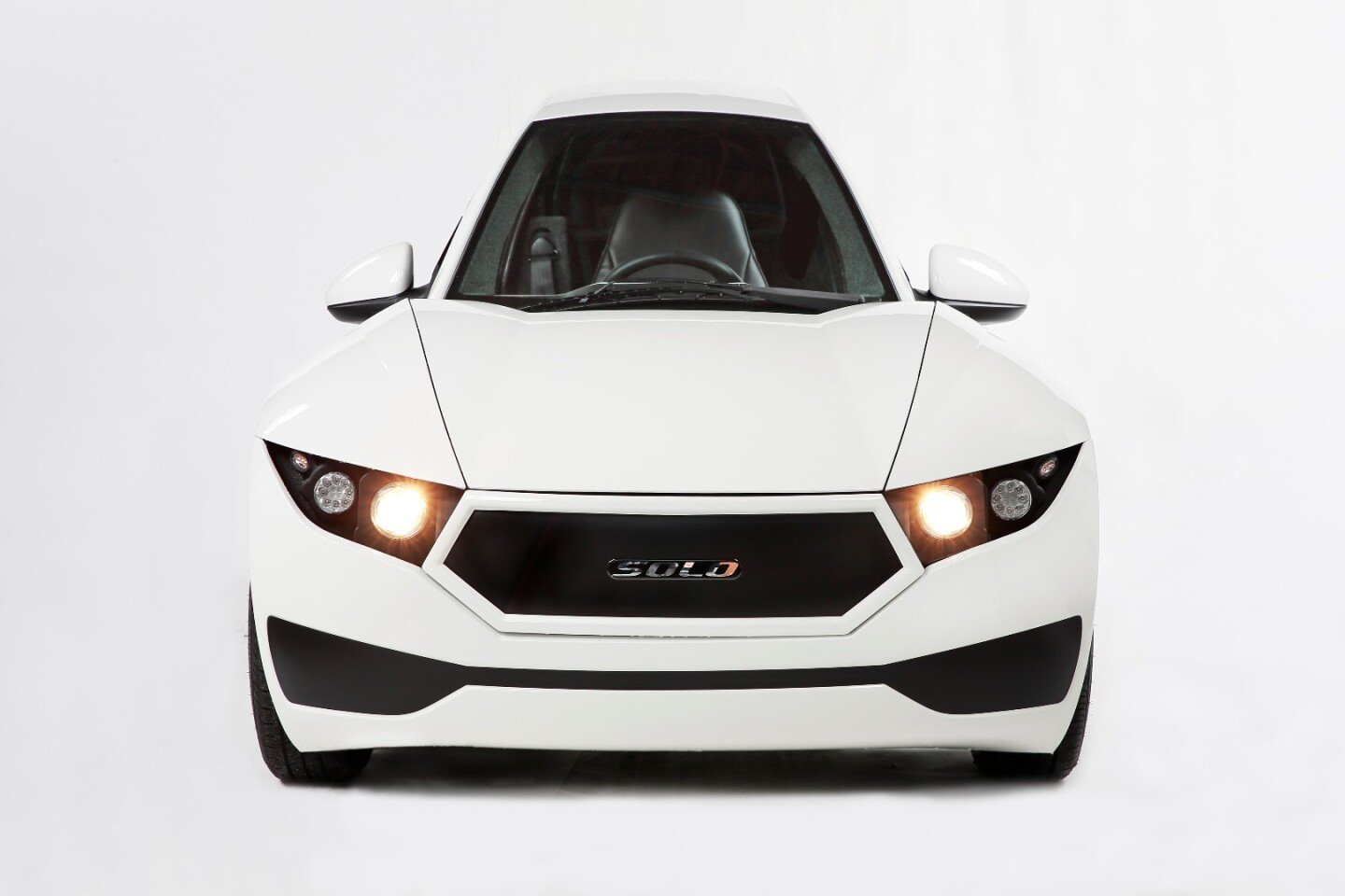 The front-end is more car-like than that of other three-wheelers out there