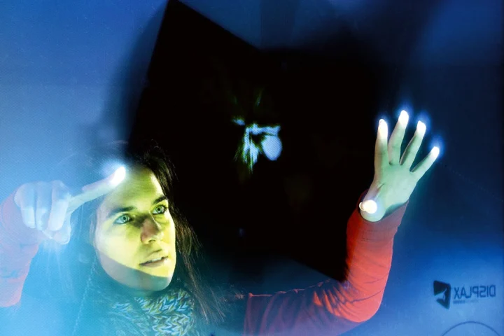 A 50-inch display is able to detect up to sixteen fingers simultaneously