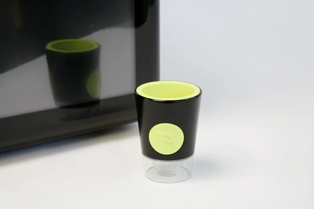 The user- and day-specific blend of powders is dispensed into the "Nourish Pod" – a 70-gram silicone cup with a funnel on the bottom