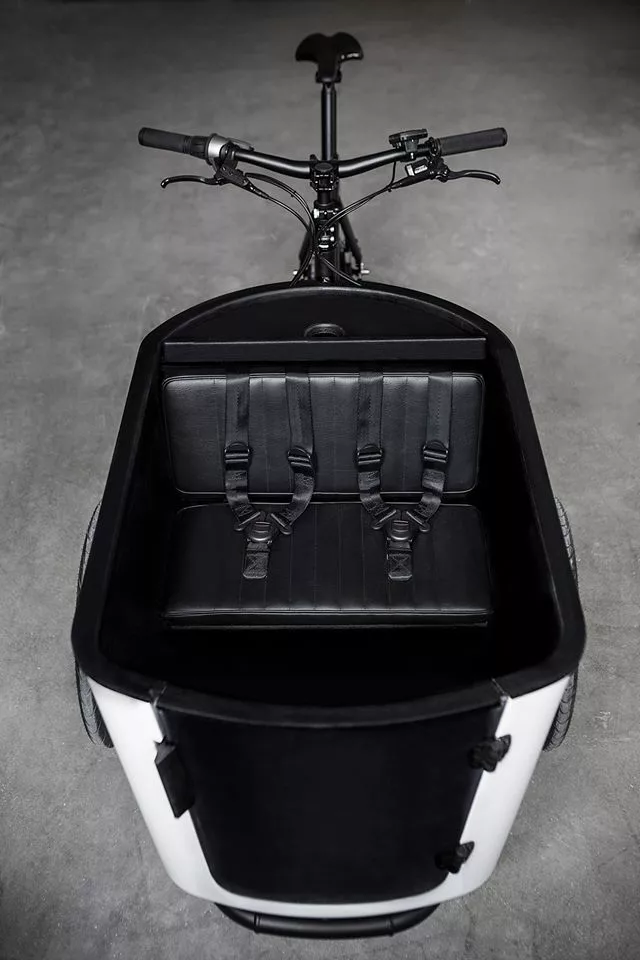 Optional extras include a two-person seat with 3-point seatbelts