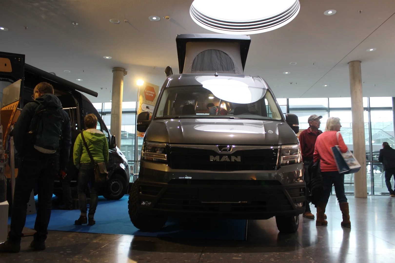 The MAN TGE 3.180 serves as the basis of the Cargo Camper Mountain 4x4