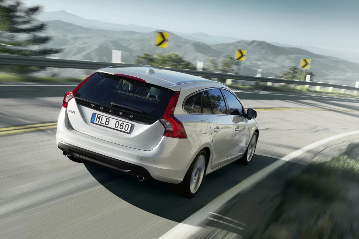 The V60 PHEV gets 124 mpg and can cover 50 km using only the electric drive