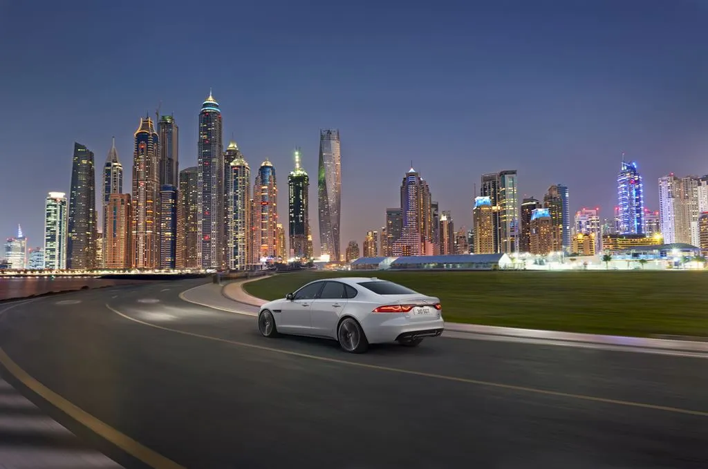 The 2016 Jaguar XF can learn local traffic congestion patterns
