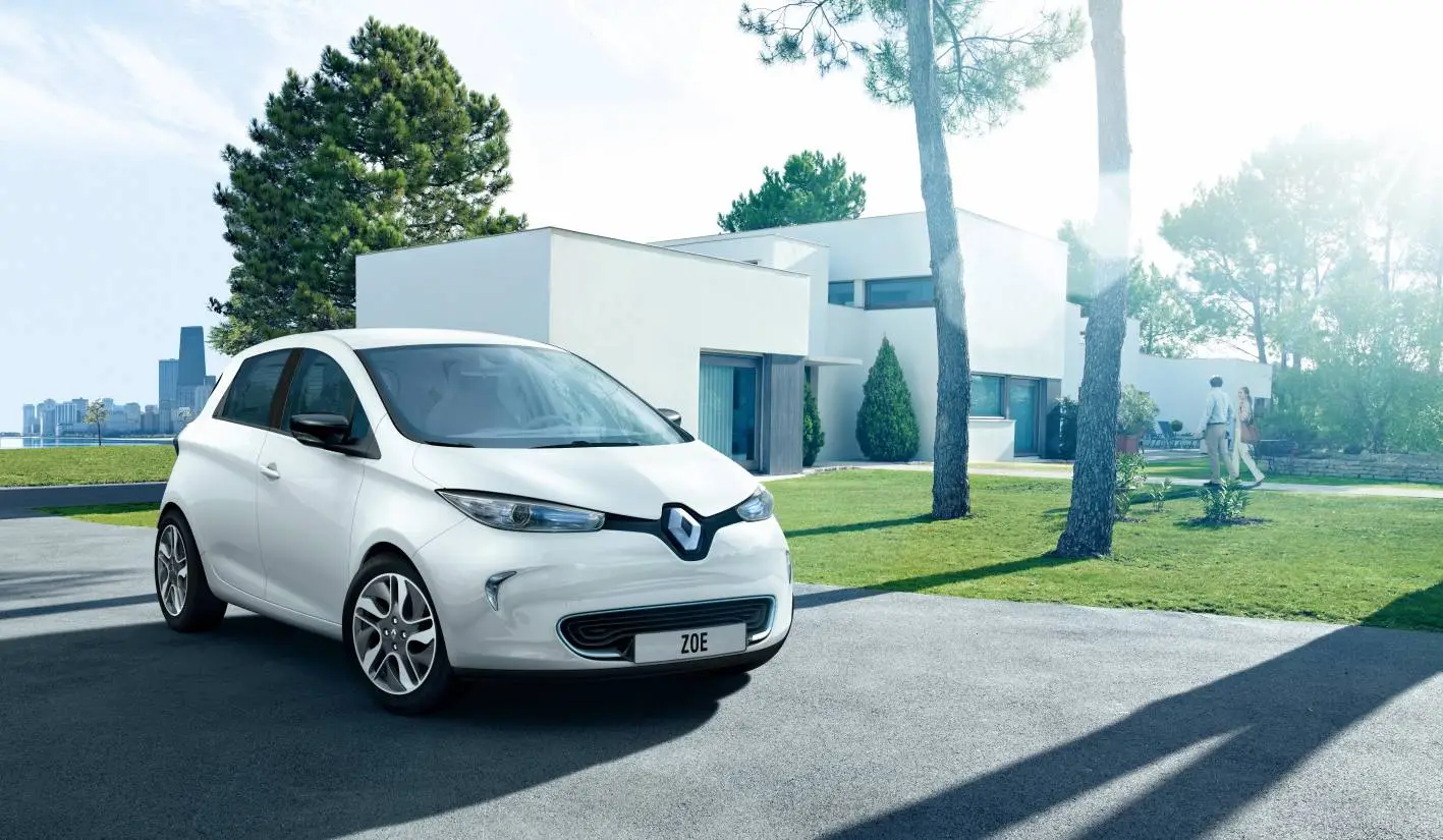 The vehicle's Chameleon charger is capable of charging the battery from a a 3kW/16A home charging box in nine hours, or an hour by visiting a 22kW/32A three phase charging station, or just 30 minutes from a 43kW/63A charging station