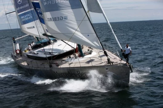 Within its sustainability strategy "TrueBlueSolutions" Mercedes-Benz is partner and main sponsor of Mike Horn's four-year PANGAEA Expedition.