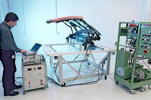 Testing the Vario roof mechanisms