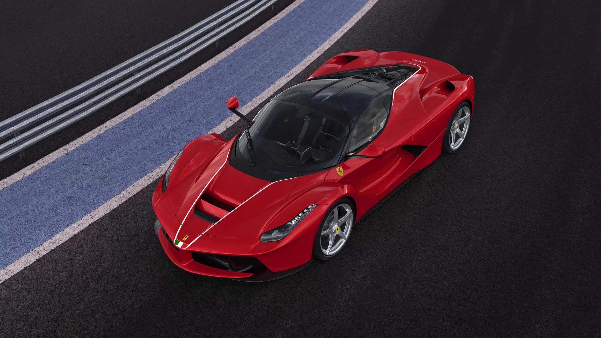 The 500th and last La Ferrari is set apart by special livery, including Italian flags front and rear, and a white pinstripe running down the bonnet