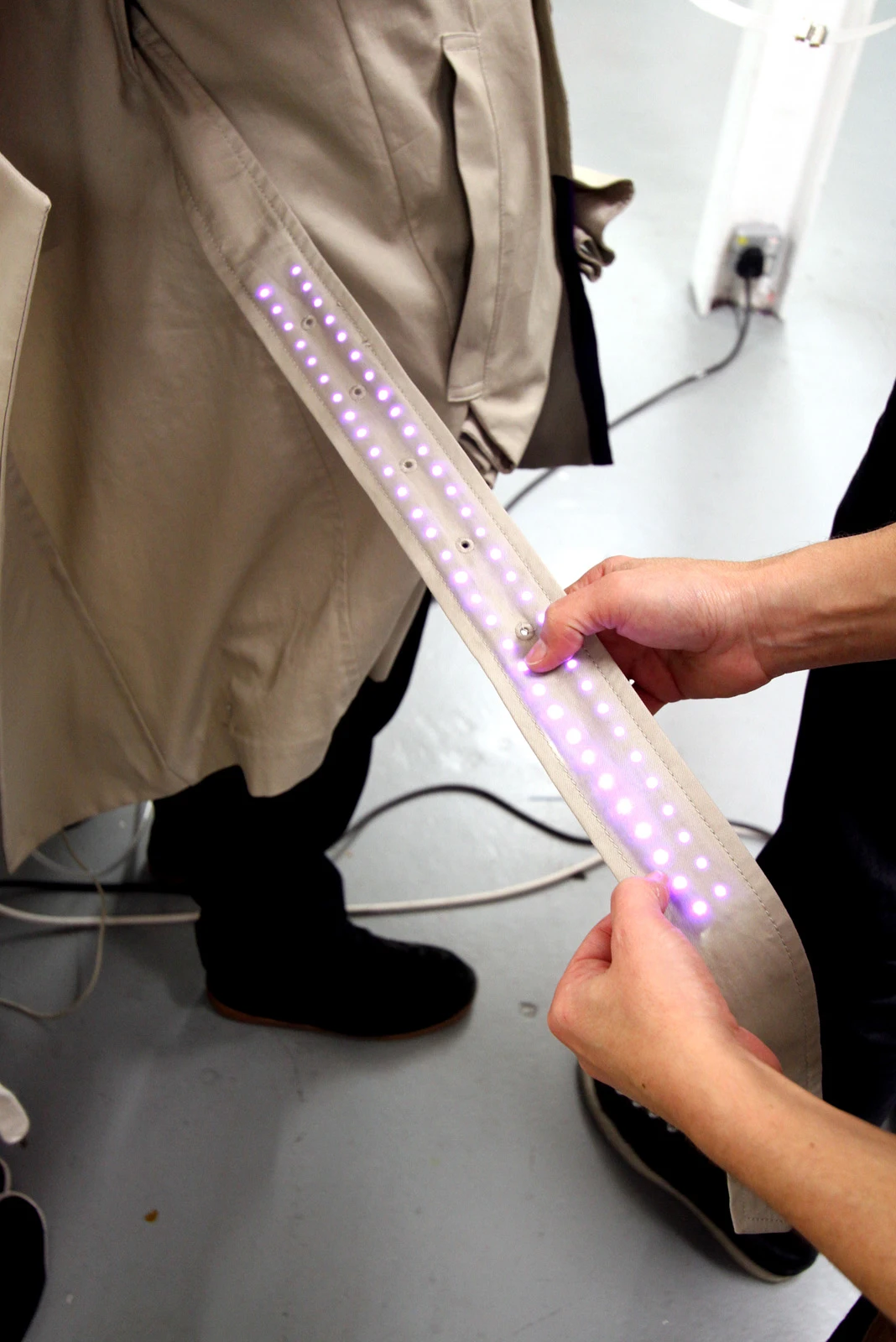LED strips in the belt and cuffs start pulse shortly after the chest LEDs are triggered (Photo: Hirsch & Mann)