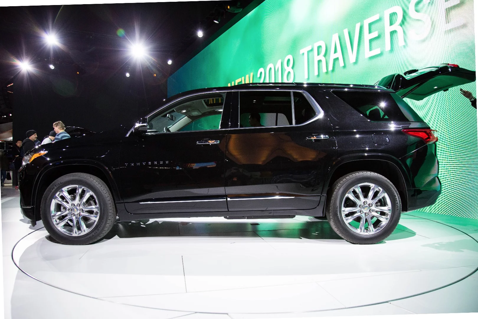 Chevy reveals the 2018 Traverse at NAIAS 2017