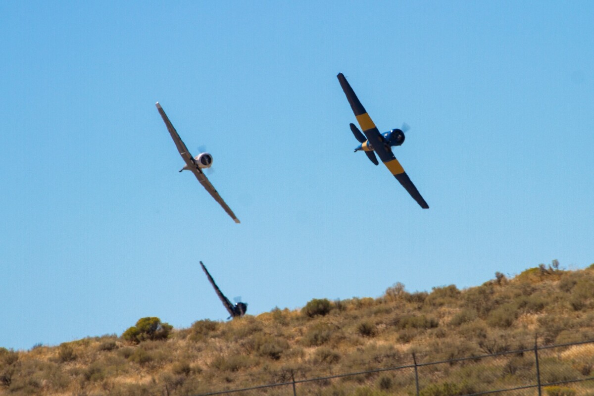 T-6 racers rise up over the horizon: an intimidating sight