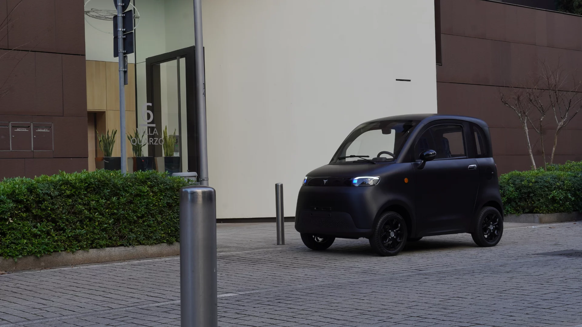 The Dresner A05's compact dimension should make for a relatively easy park in the city