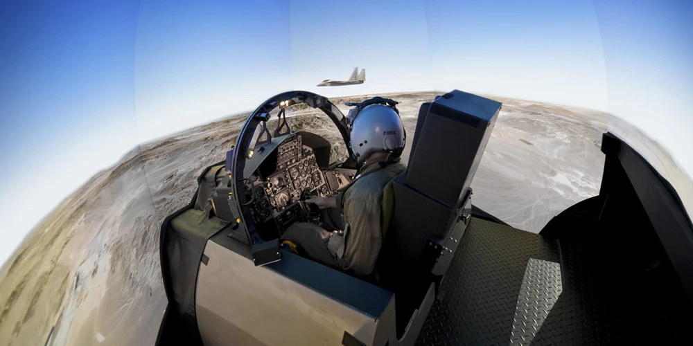 Boeing's CRVS with JVC's e-Shift technology provides a more immersive experience for pilots (Photo: Boeing)