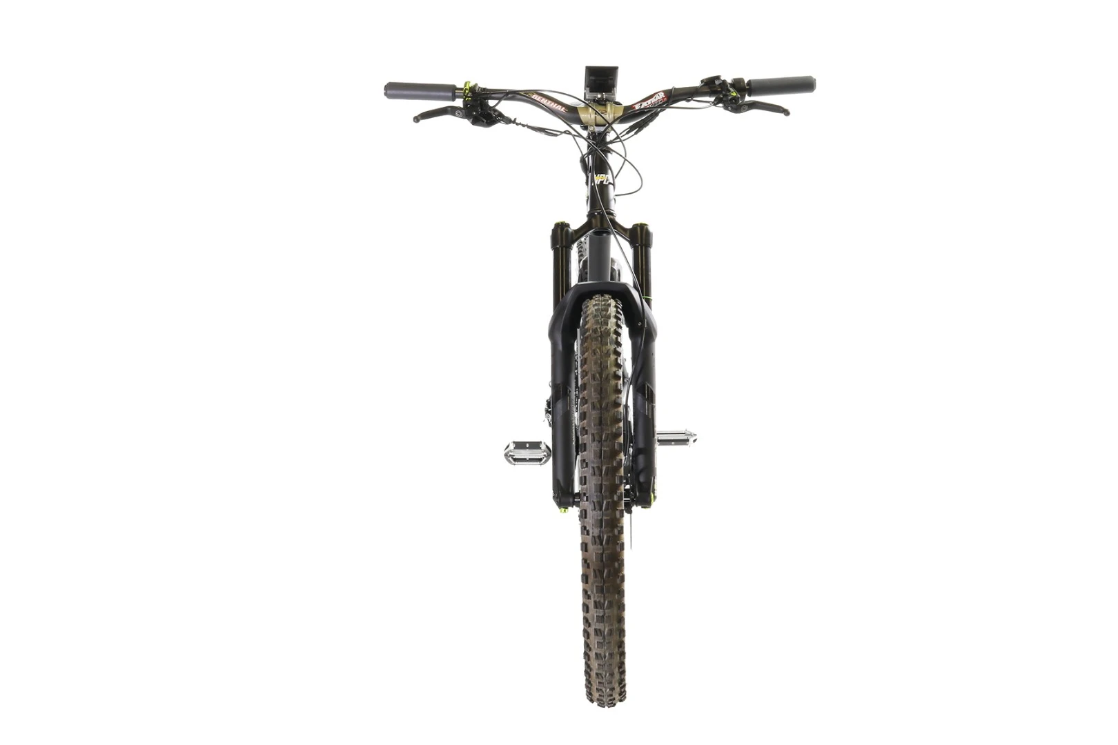 The Scout Pro rides on 27.5 inch Spank rims wrapped in Maxxis Minion tires