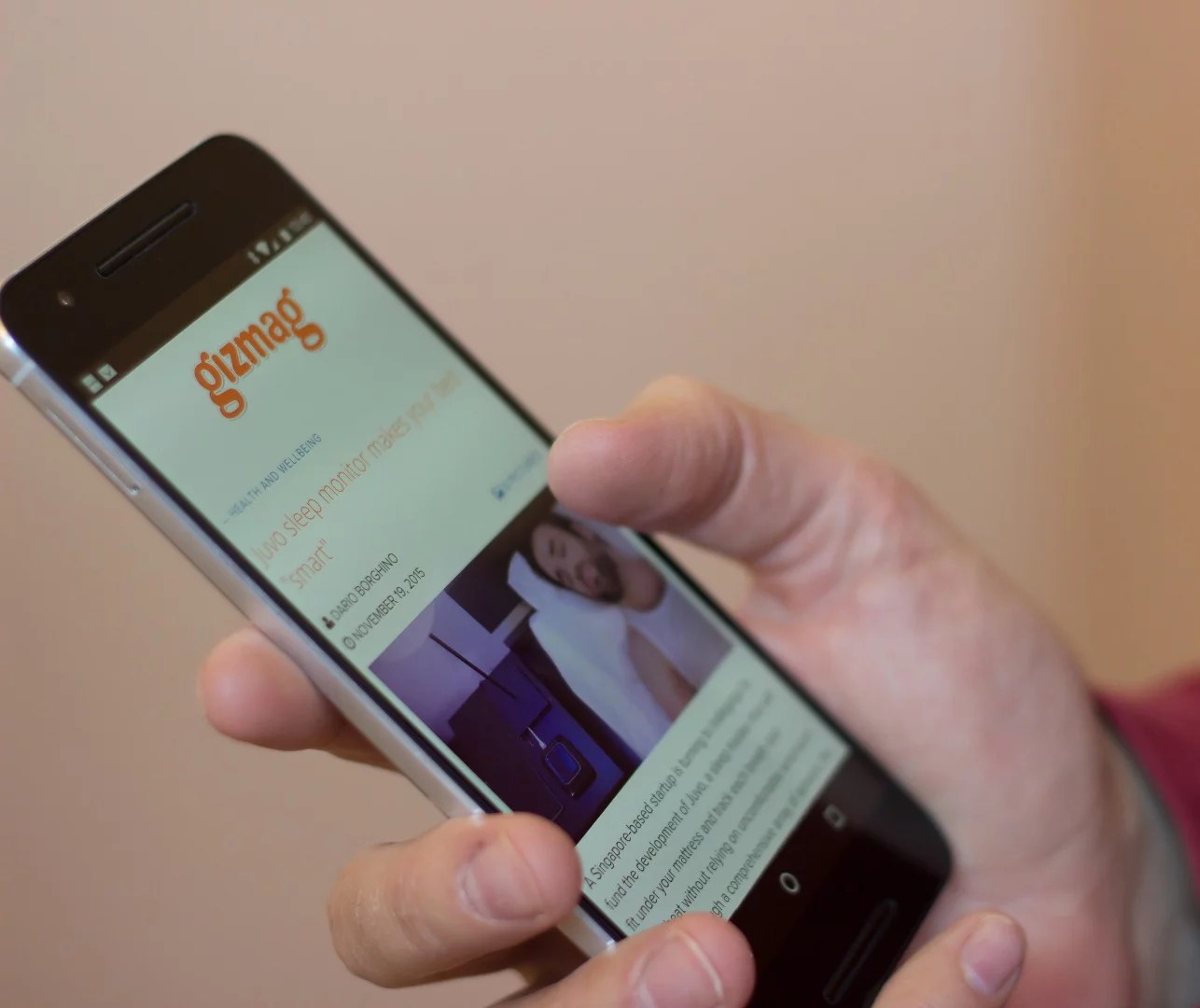 UI navigation is zippy, combining the Snapdragon 810 processor, 3 GB RAM and stock Android