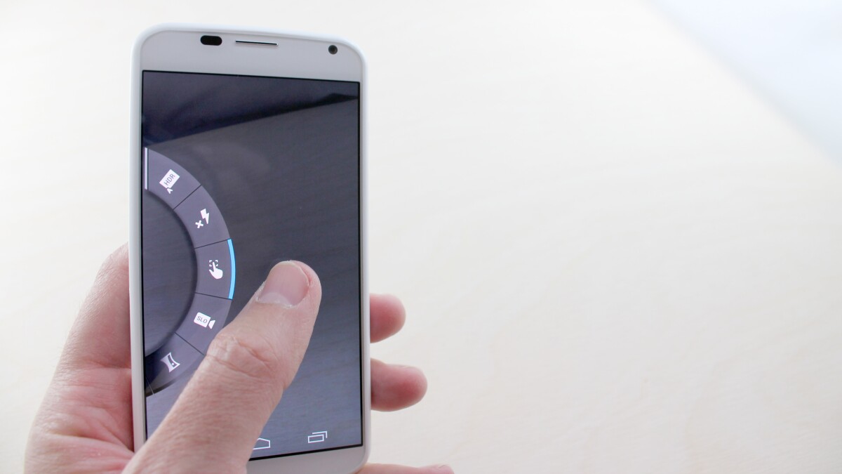 A slide in from the left activates the camera's controls
