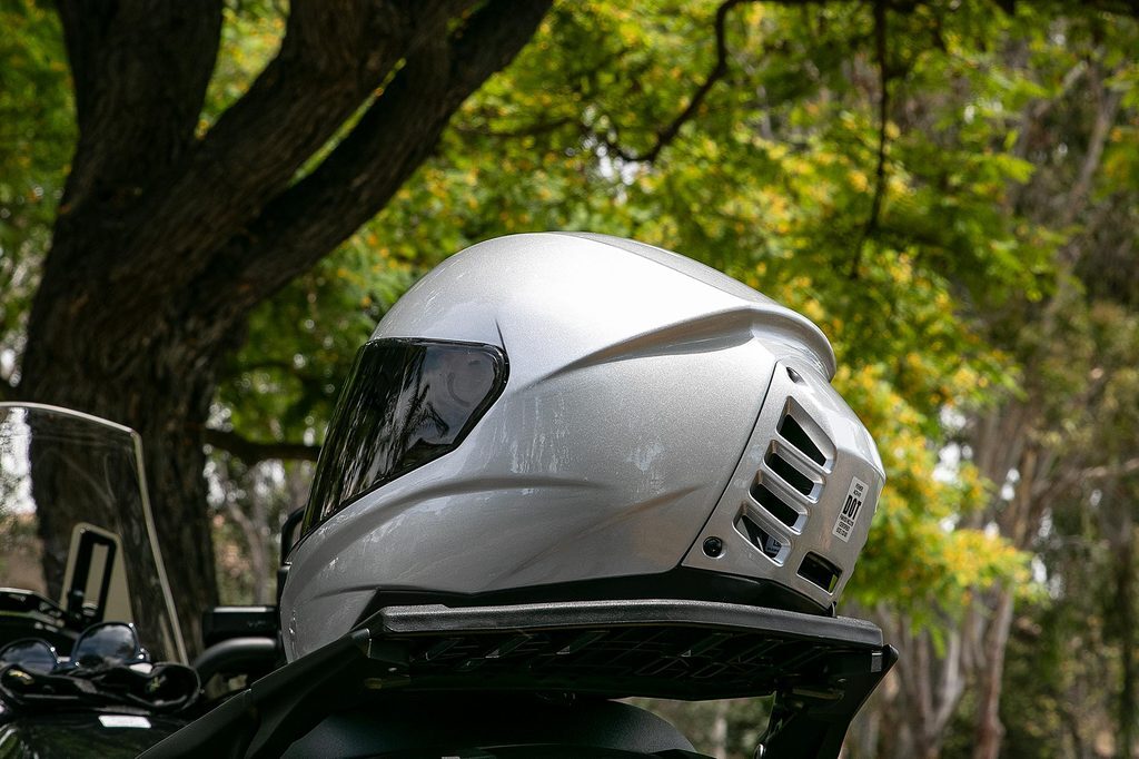 Feher ACH-1: Air-conditioned helmet cools biker bonces