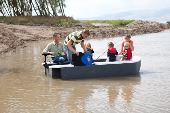 The Transporter is a boat that can be stored and transported in the form of a box