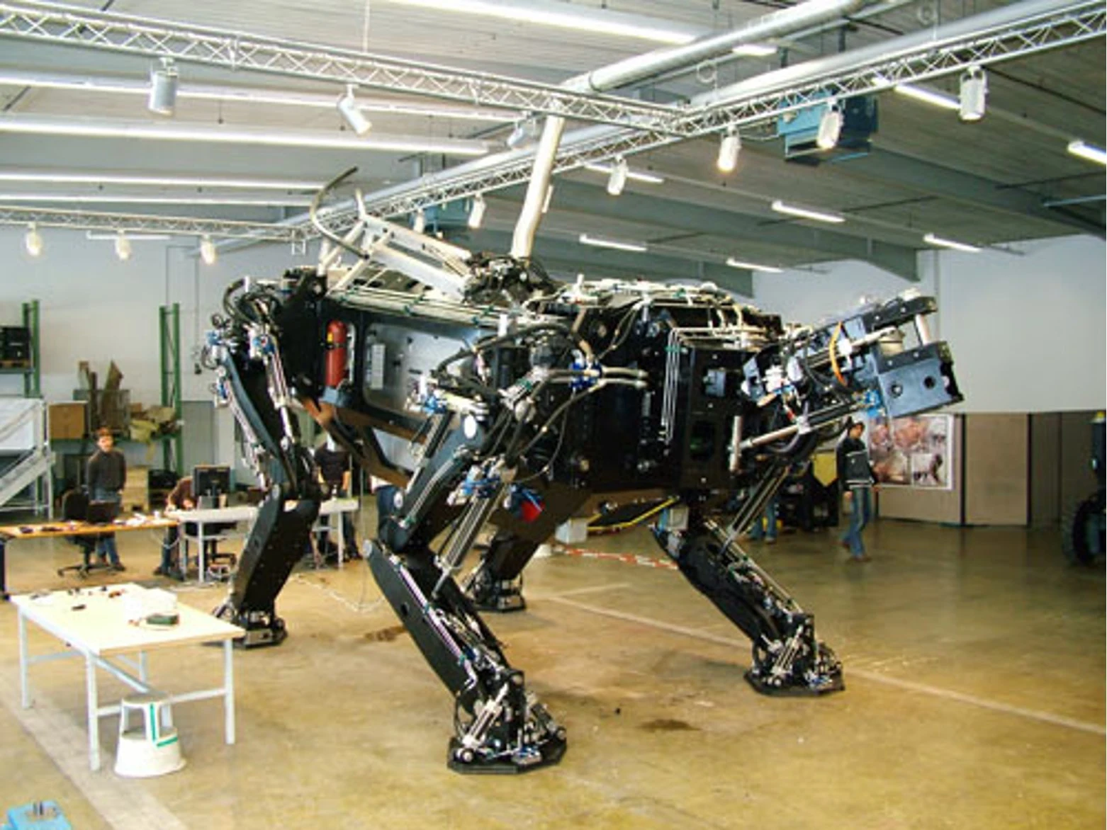 Tradinno can walk at 1.8 km/h (1.1 mph)