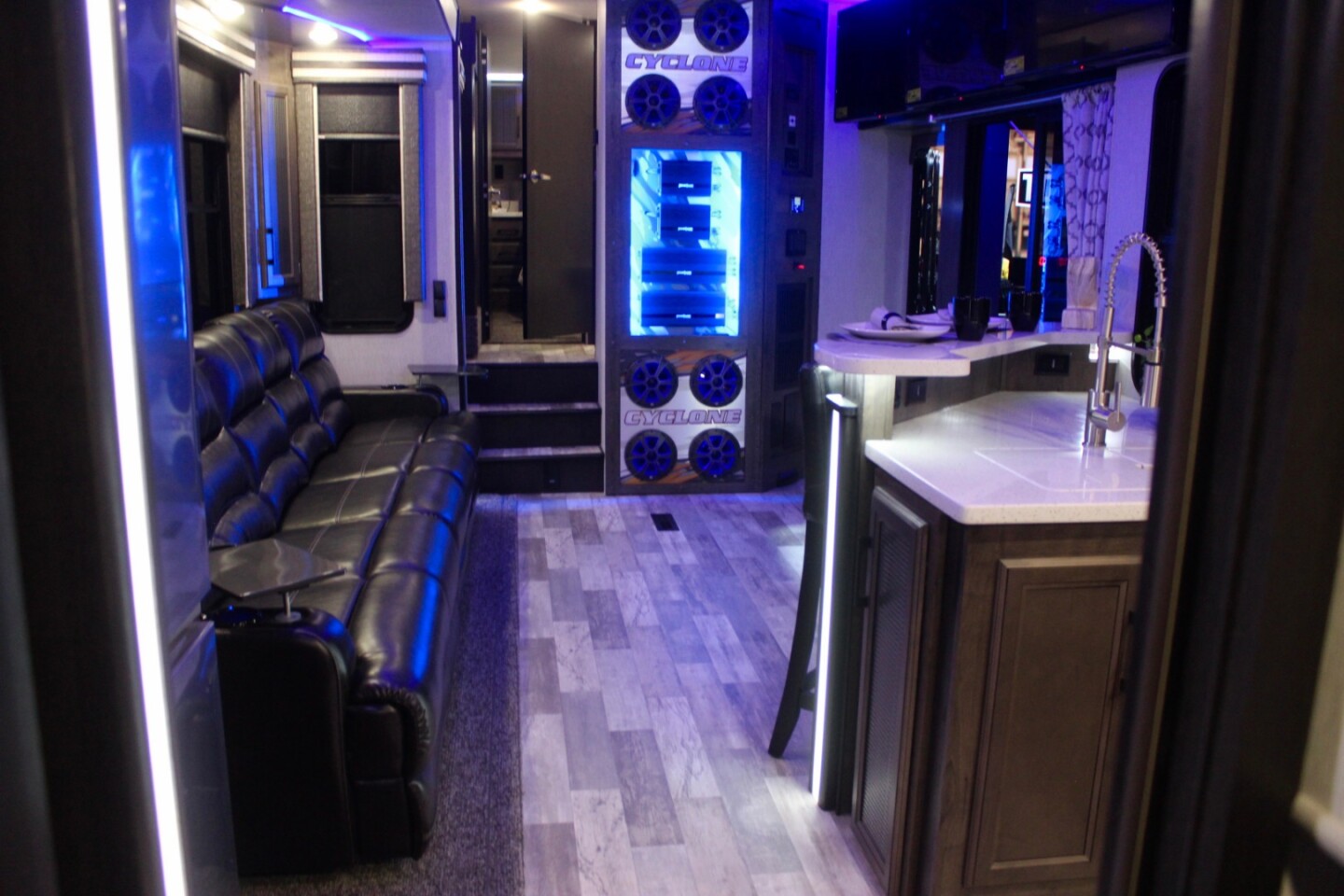 A better look at the kitchen/living area layout