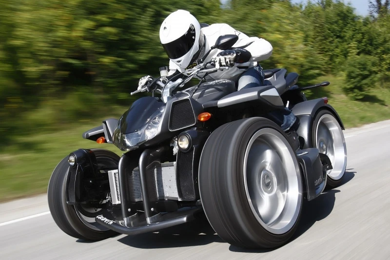 The Wazuma V8F is based on Lazareth's Wazuma R1, which was built around a Yamaha R1 1000cc engine