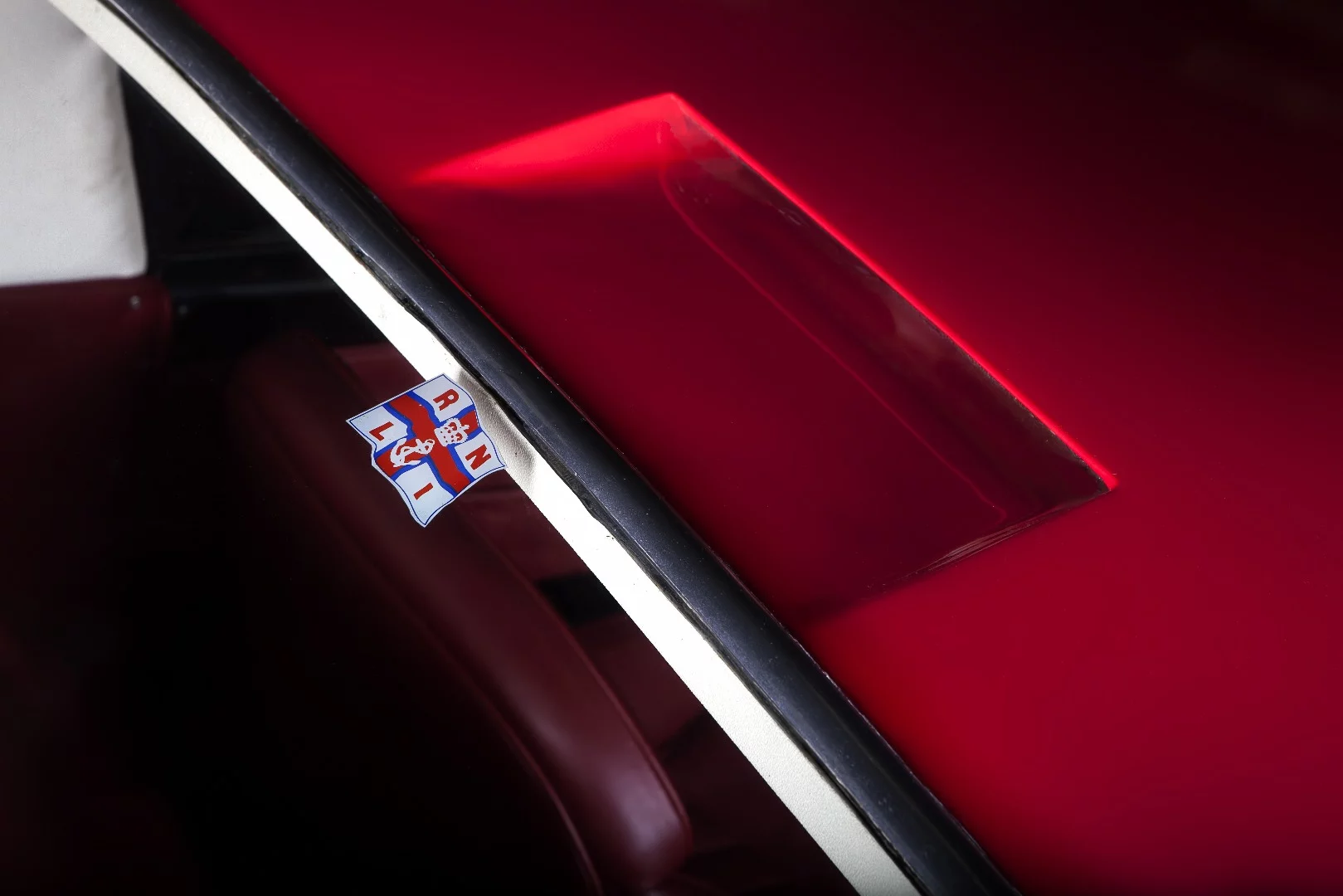 This 1960 Ferrari 250 GT short-wheelbase SWB Berlinetta sold for £7,392,000 (US$11,439,774)