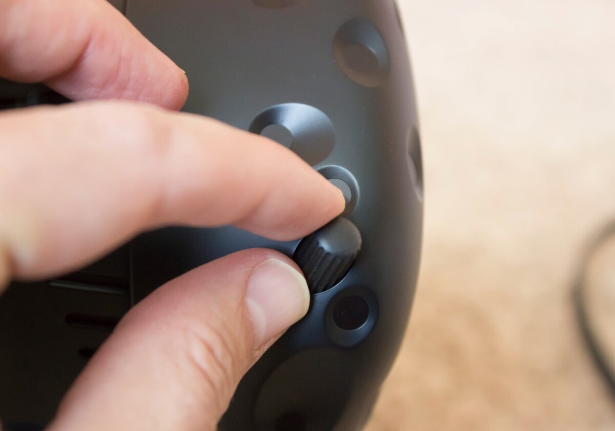IPD adjustment on the side of the Vive HMD