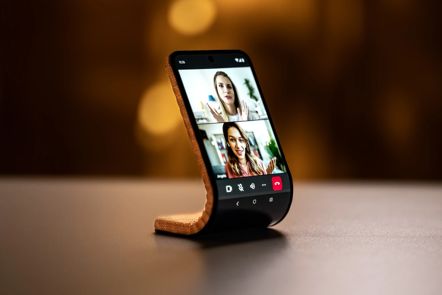 Who needs a separate phone stand when this concept can stand on its own?