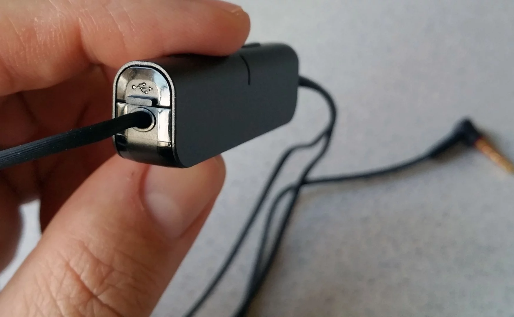 The Phiaton PS 202 NC has a discreetly-hidden micro USB port for charging the internal battery