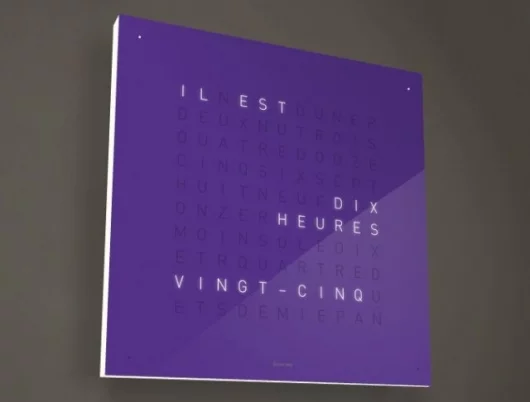 The French version of the Qlocktwo in frozen blackberry - c'est magnifique!