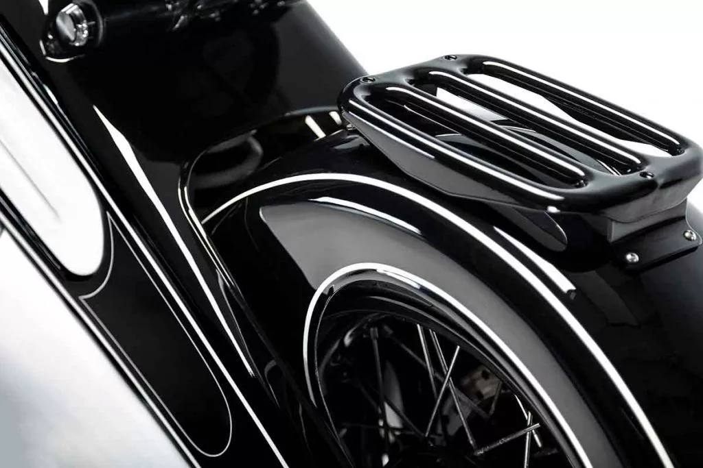 NMoto R NineT Nostalgia: rear suspension is free to move naturally, making the Nostalgia a pleasure to ride as a modern motorcycle with classic looks